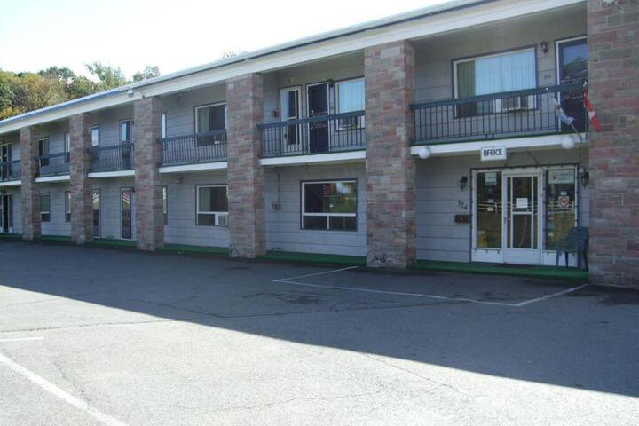 WEDGEWOOD MOTEL