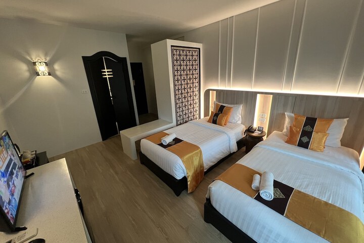 Room 11 of 31