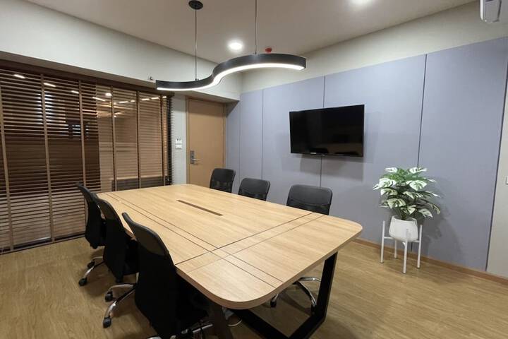 Business Center 22 of 29