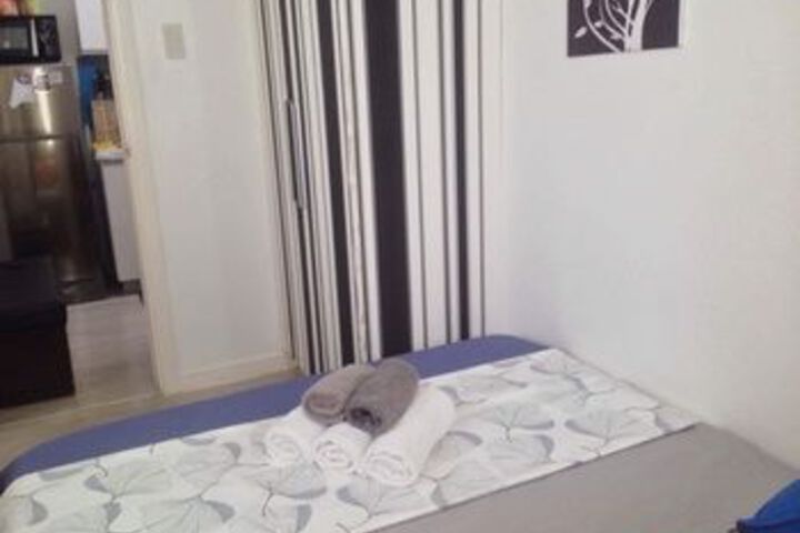 Room 9 of 33