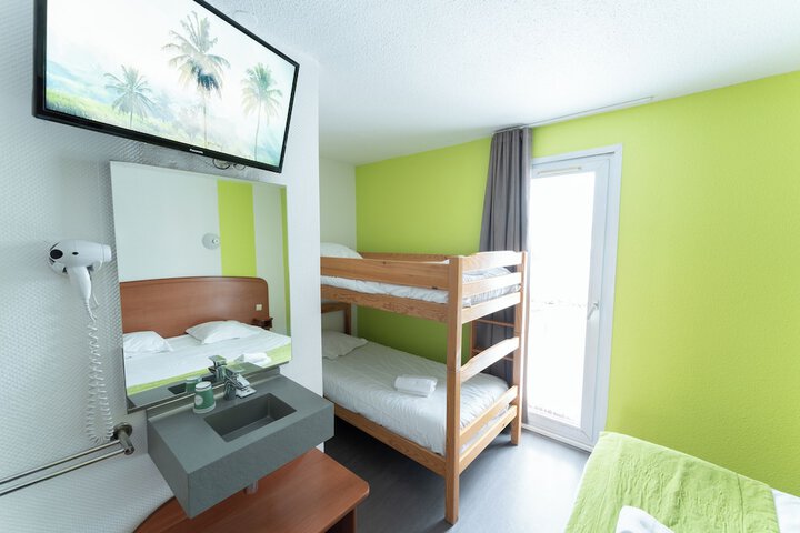 Room 6 of 29