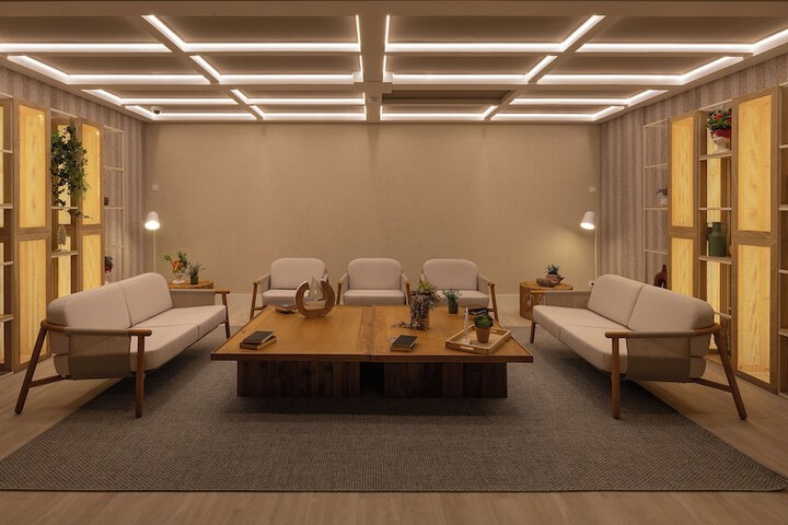 Entrance & Lobby