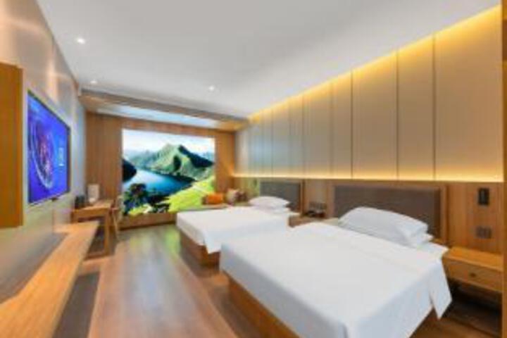 Room 9 of 10