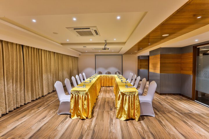 Ballroom/Hall 49 of 61
