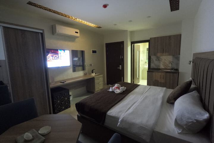 Room 18 of 38