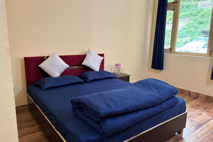 Room 8 of 42