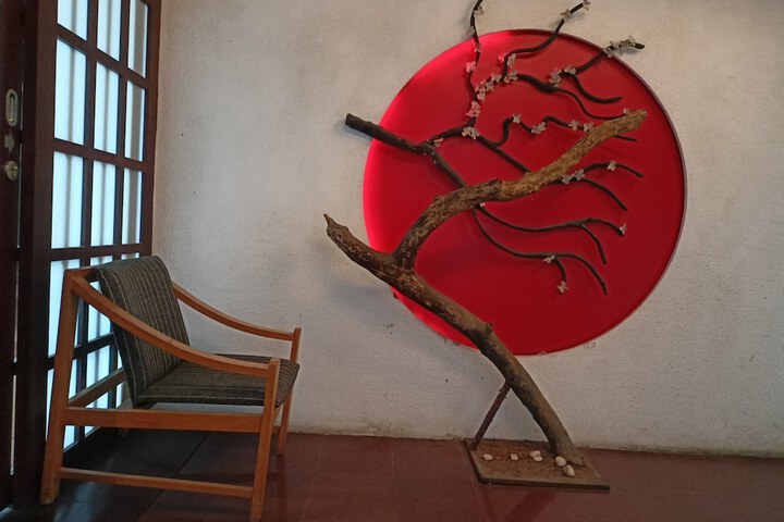 Room 28 of 69