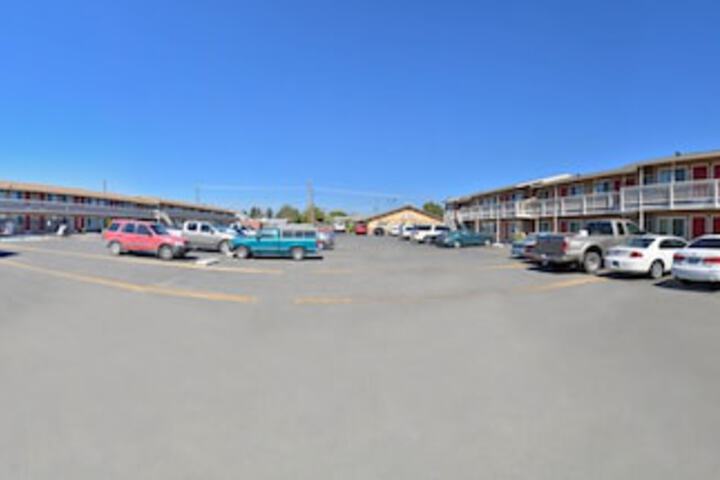 Property Grounds 25 of 28