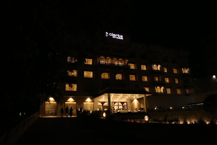 Hotel 4 of 93