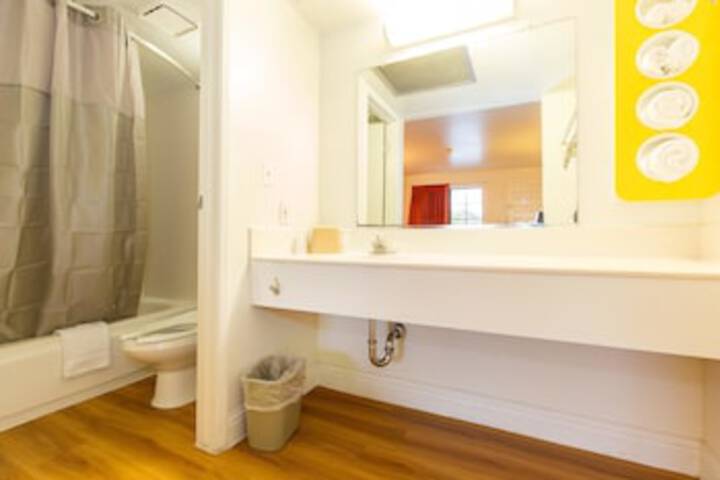 Room 3 of 42