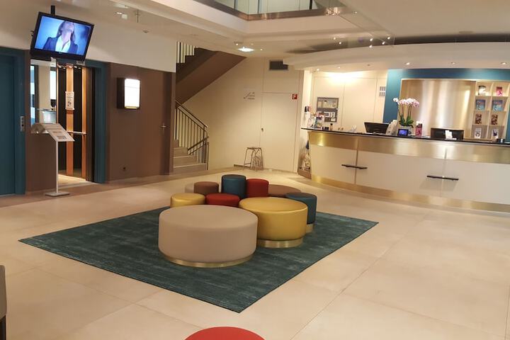 Hotel Lobby