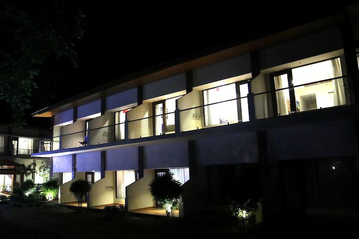 Spa 34 of 65