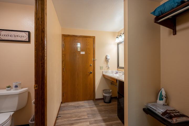 Room 9 of 46