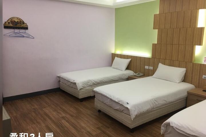 Room 14 of 28