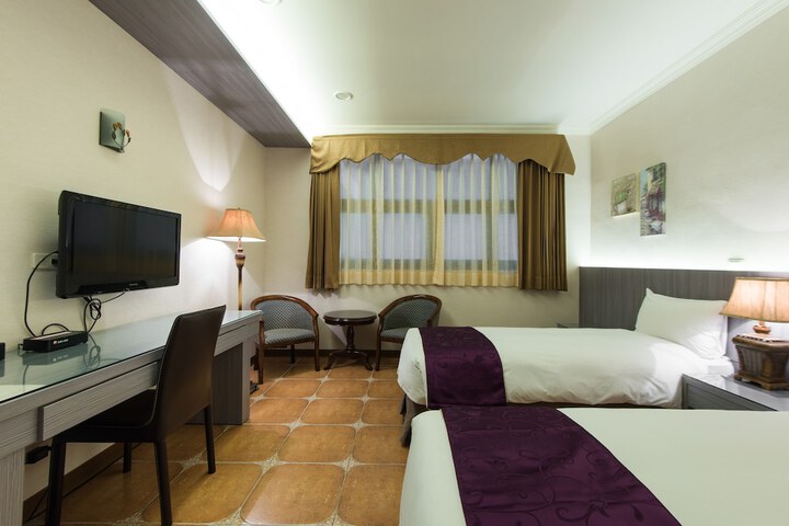 Room 8 of 74