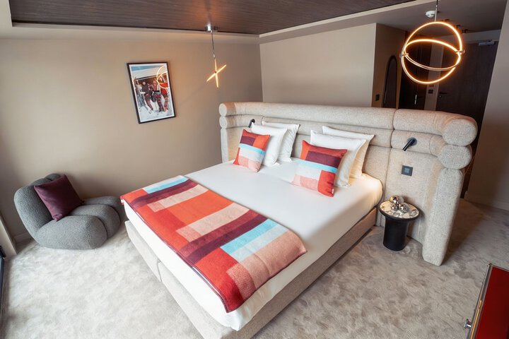 Room 2 of 40