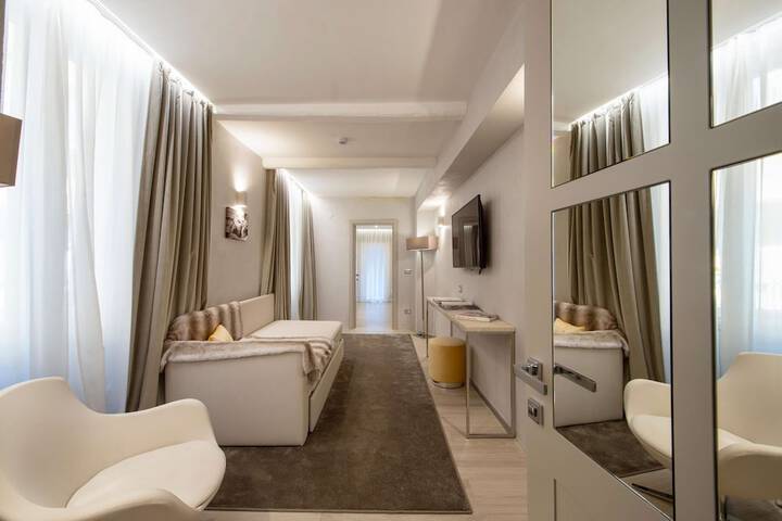 Room 46 of 85