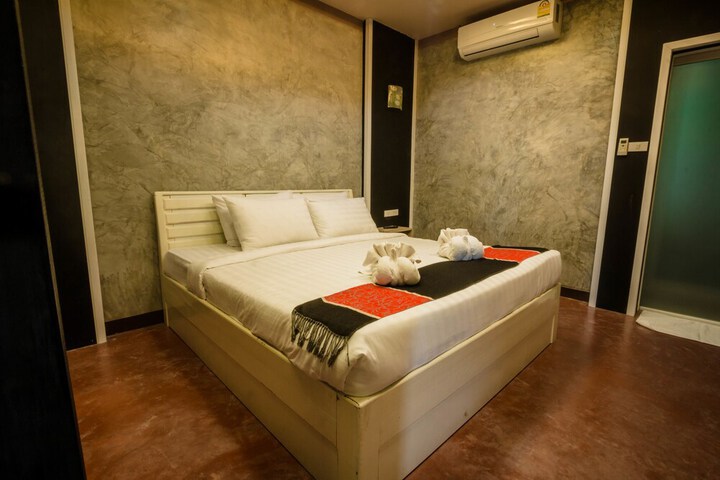 Room 37 of 90
