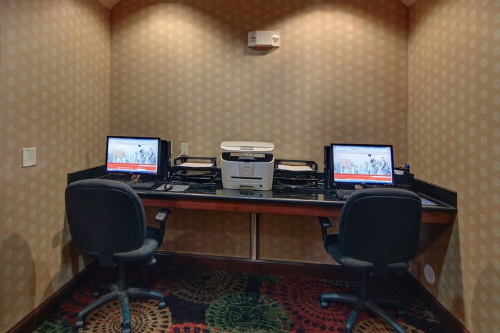 Business Center 38 of 44