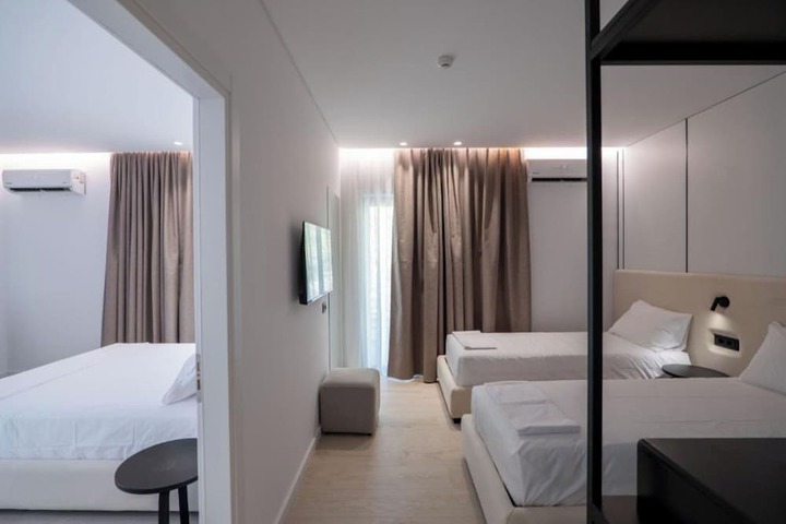 Room 36 of 100