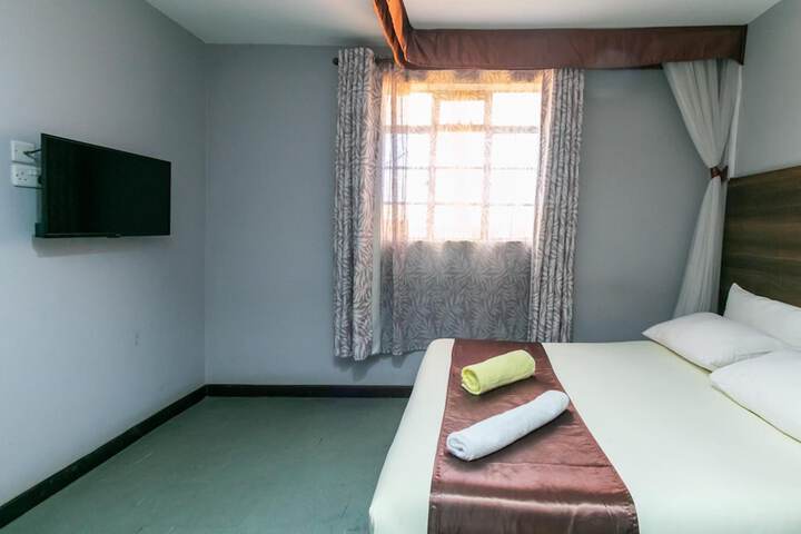 Room 9 of 34