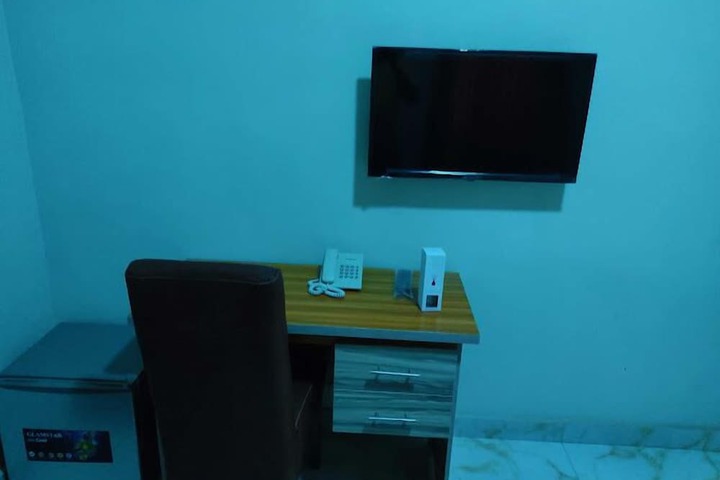 Room 6 of 45