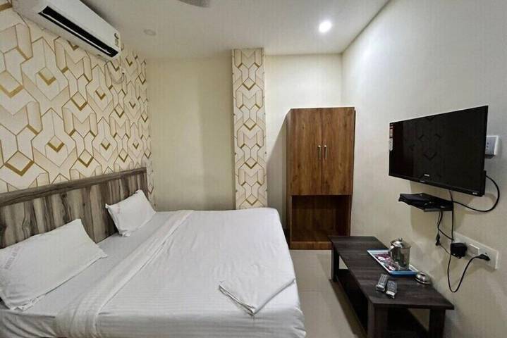 Room 19 of 32