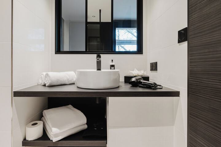 Room 25 of 47
