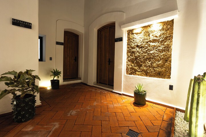 Hotel Exterior 62 of 67