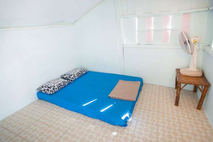 Room 5 of 12