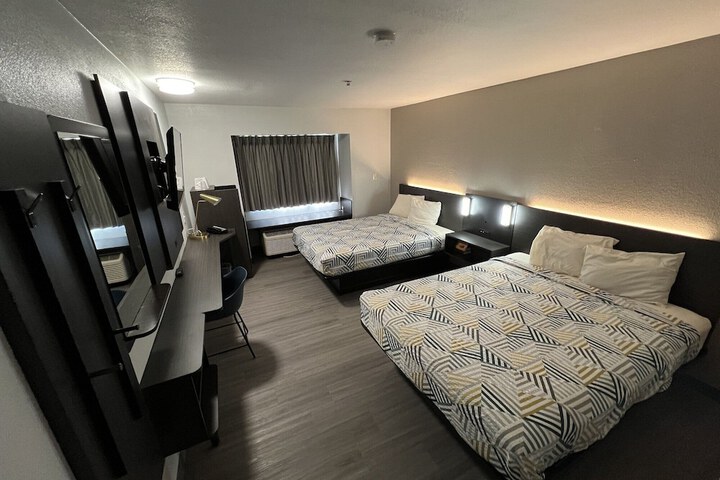 Room 16 of 48