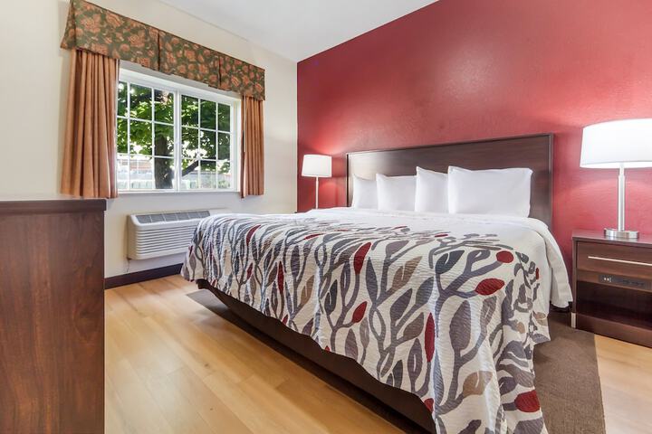 Superior King Bed with Sofa (5 of 25)