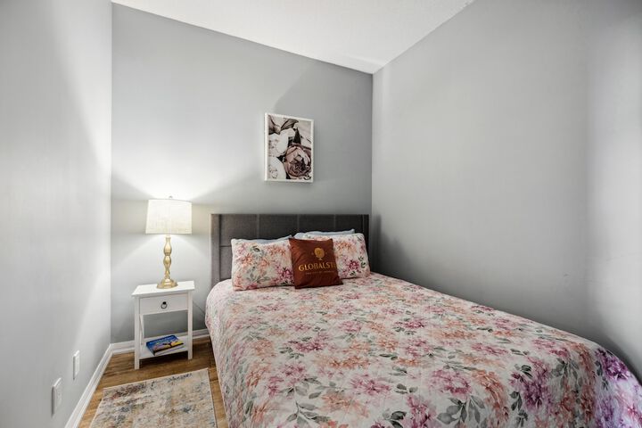 Room 7 of 195