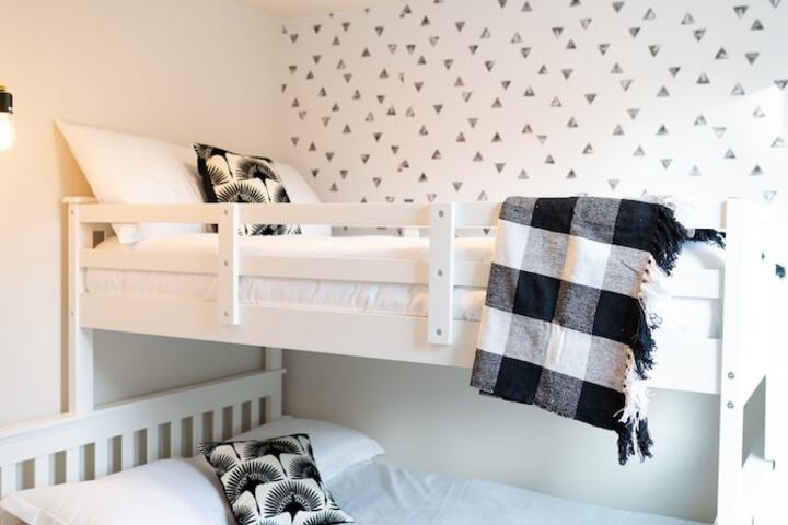 Room 3 of 18