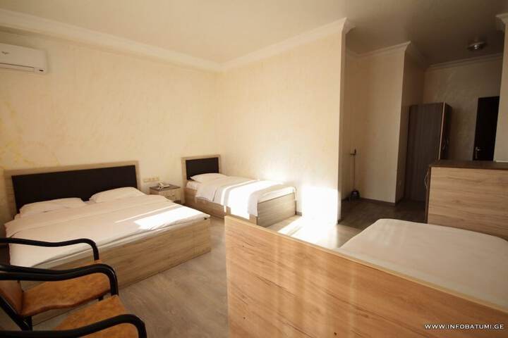 Room 5 of 12