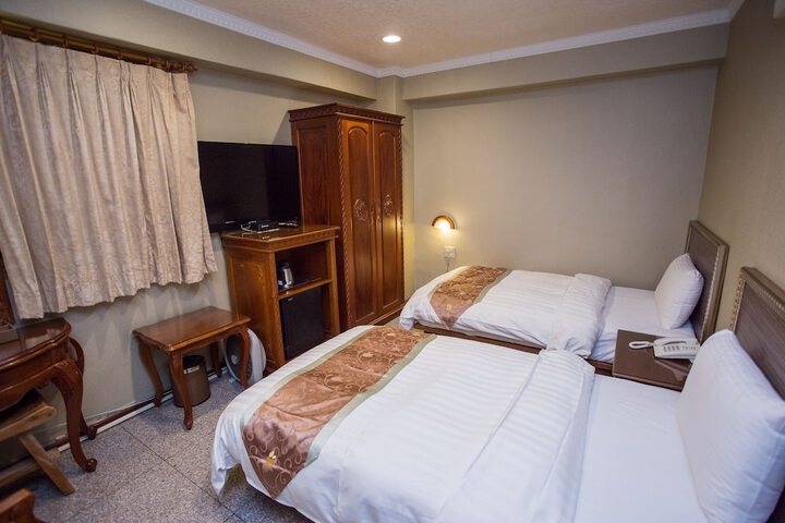 Room 34 of 139