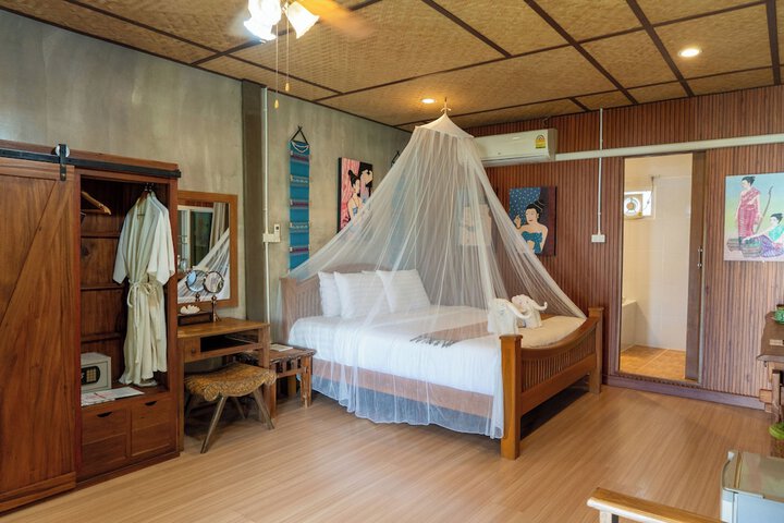Room 53 of 103