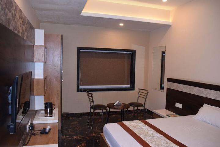 Room 9 of 21