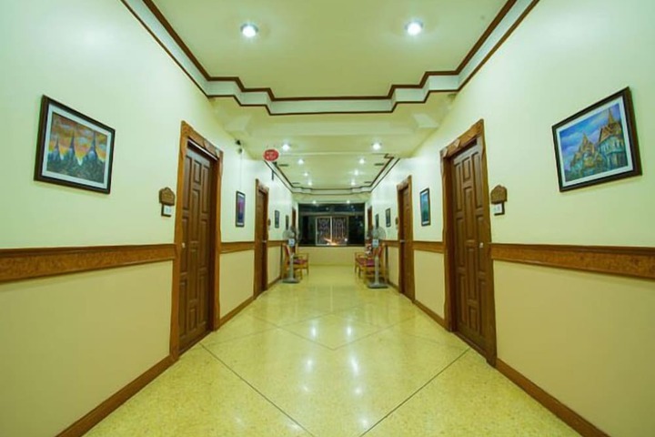 Ballroom/Hall 17 of 19
