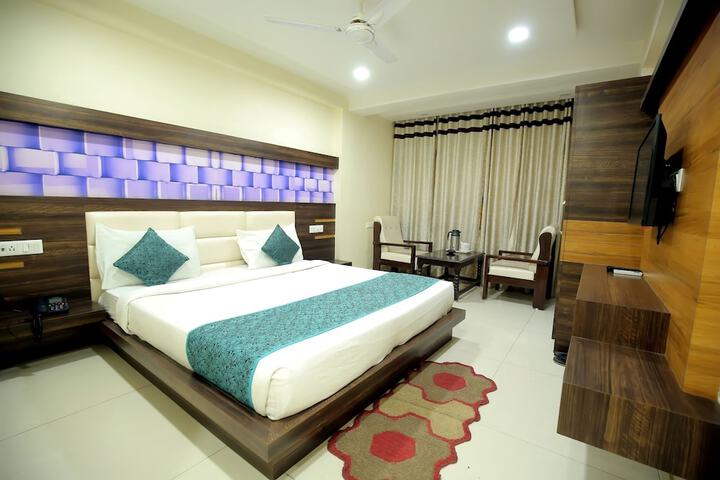 Room 4 of 17