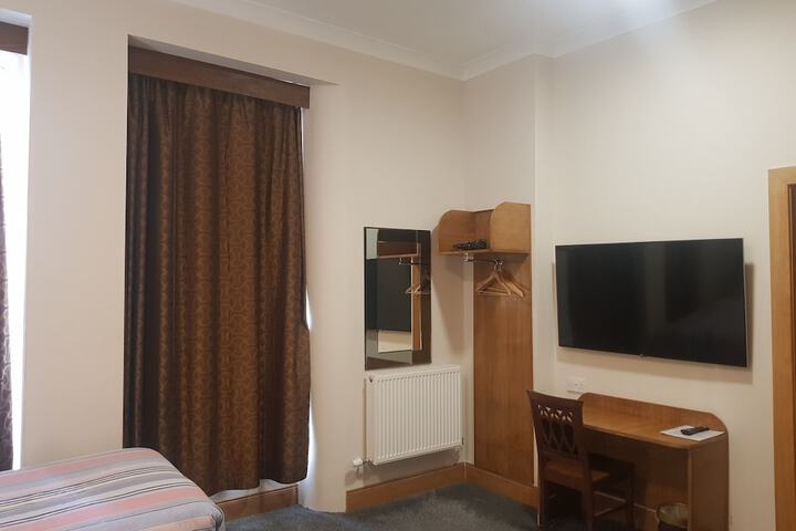 Room 6 of 61
