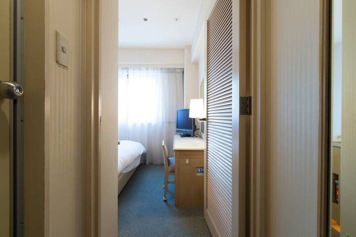 Room 48 of 99