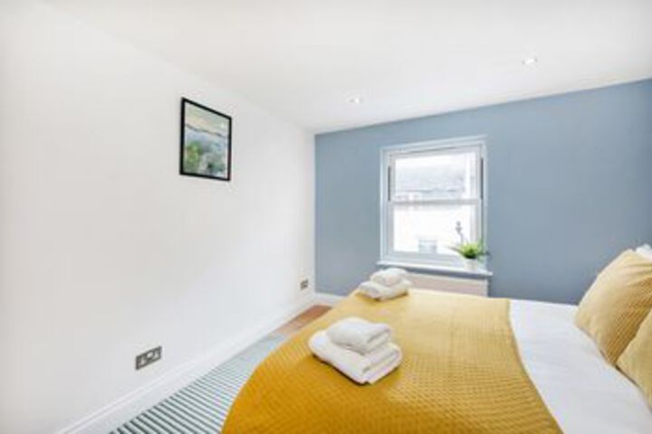 Room 5 of 19