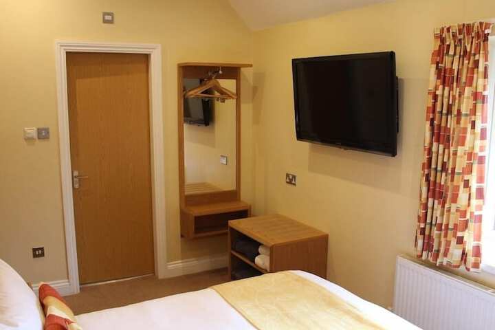Room 8 of 27