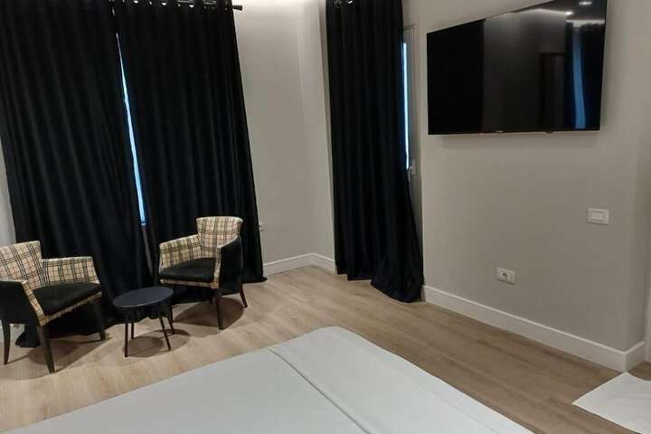 Room 26 of 132