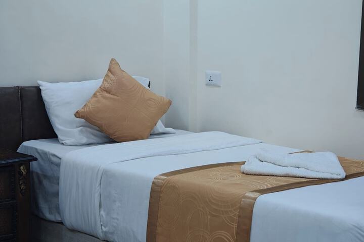 Room 6 of 35