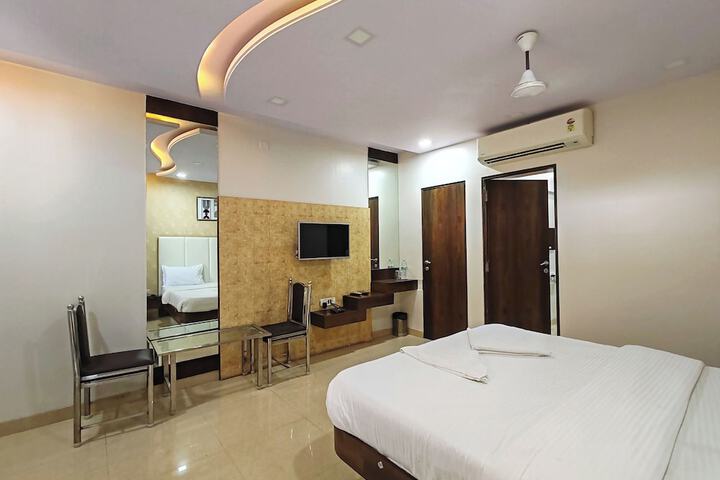 Room 11 of 22