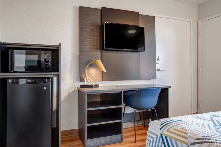 Deluxe Room 1 Double Bed Accessible (7 of 15)