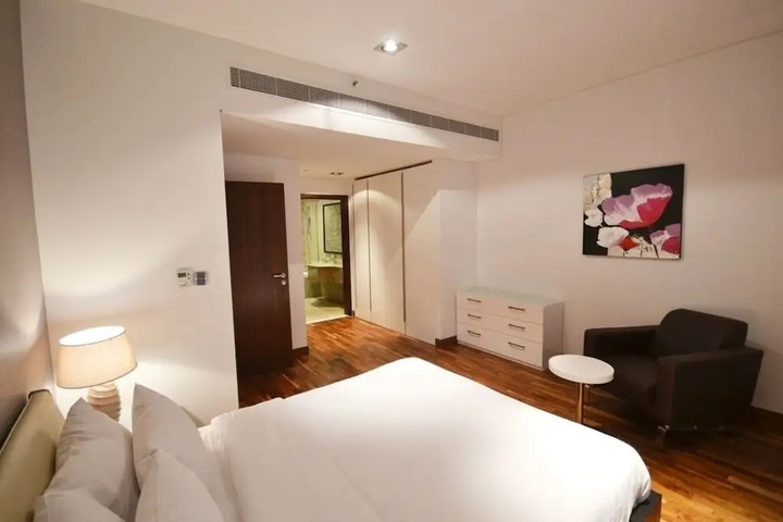Room 5 of 16