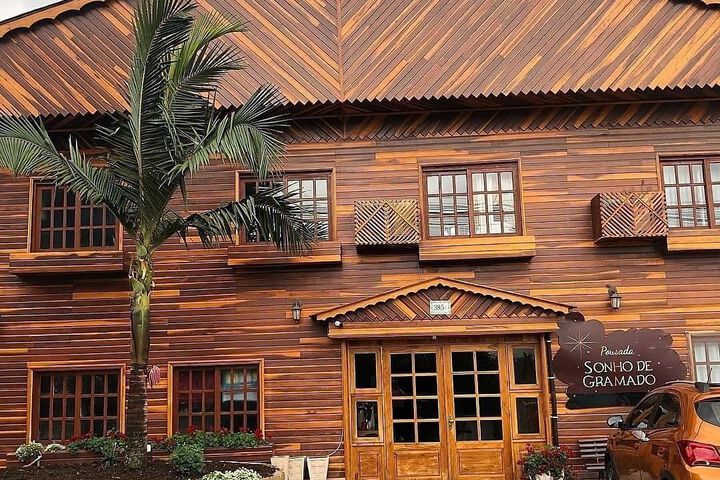 Hotel 4 of 15
